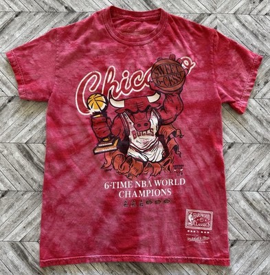 Mitchell Ness T-Shirt Womens Small Red NBA Chicago Bulls Outdoor Basketball Logo