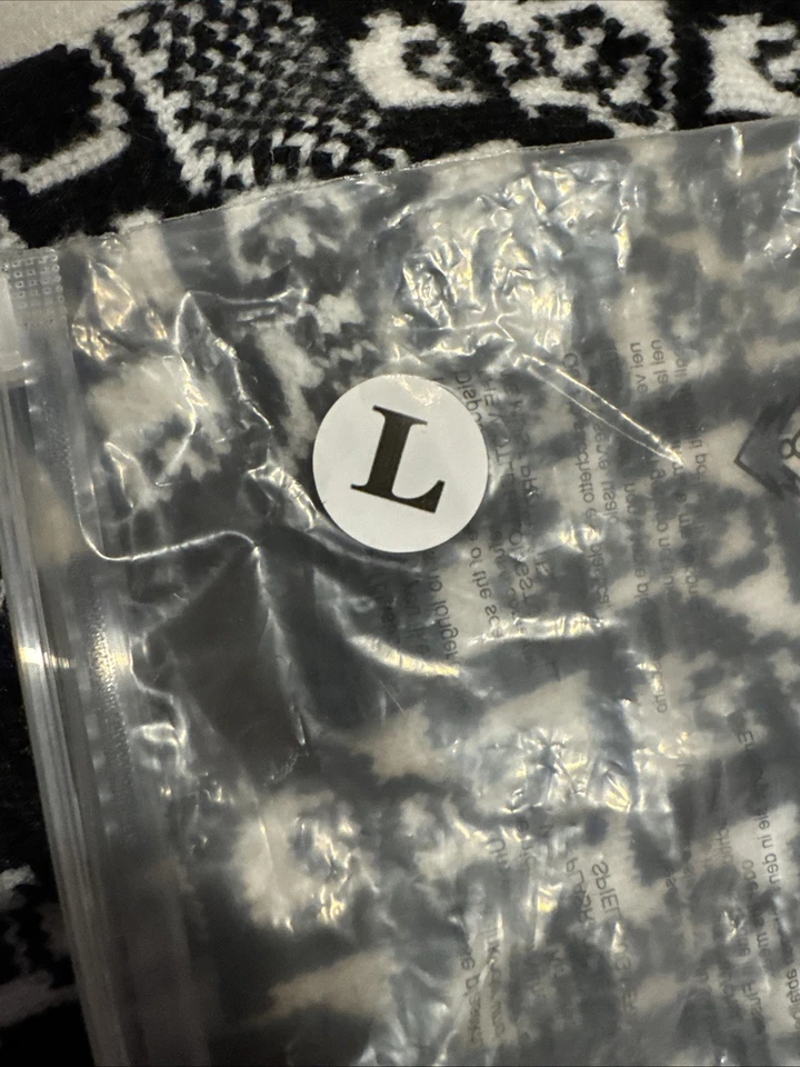 Suéter de Diseñador para Perros Cristian Ropa de Moda Lujo Mascota Suave Cálido Pullover Foto 3 de 3