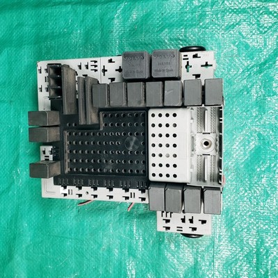 Volvo Central Electronics Module CEM 30657629 Relay Multifunction Box