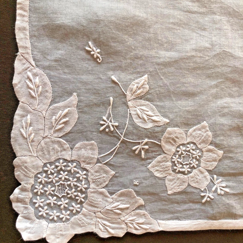 Sets de table  Ancienne sublime broderie blanche sur tulle - Fait main à Madère - Photo 4/4