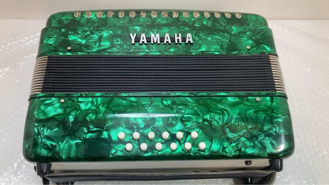 YAMAHA ヤマハ YA-12 ？アコーディオン　グリーン YAMAHA Accordion for Solo 25 Keys Bass 12 YA-12 8905 Green