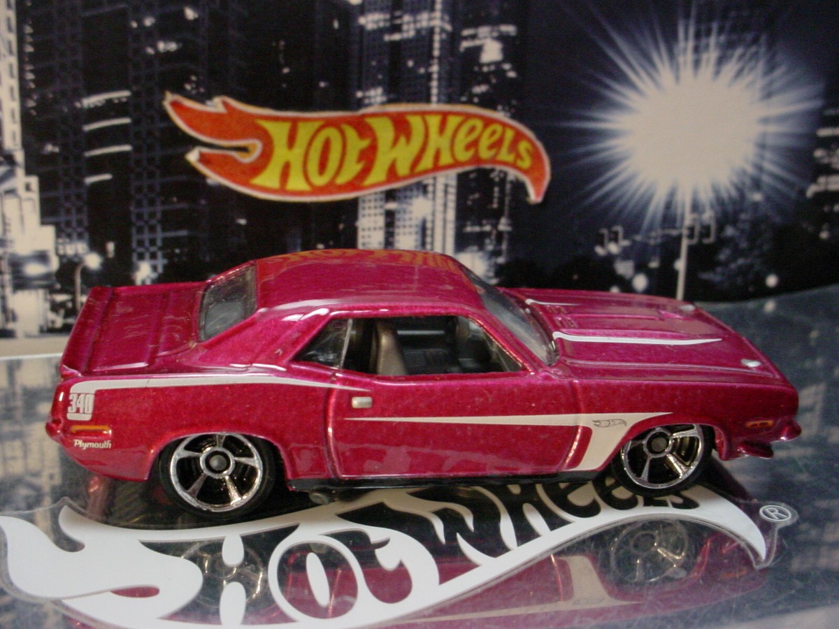 2011 Hot Wheels '70 PLYMOUTH AAR CUDA #83☆magenta;mc5☆Street