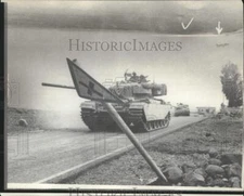 1973 Press Photo Israeli tanks en route to undisclosed site in northern Israel.