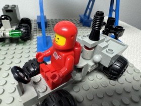 LEGO Space Supply Station (6930) Classic Space Set, Base, Vehicles, Minifigs