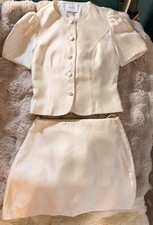 Reformation Mika Two Piece In Cream, Size:6 brand new, no flaws, without tags.