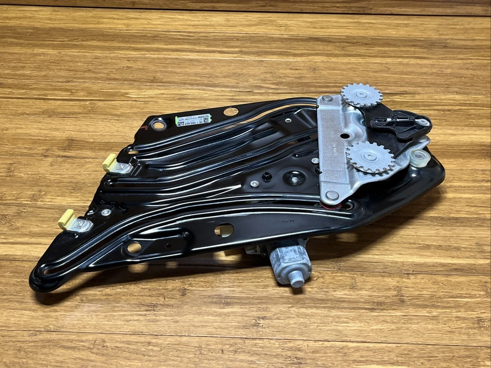 2016-2023 Rolls Royce Dawn RR6 Rear Left Window Lifter Regulator With Motor OEM - Image 3 of 4