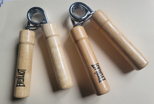 Everlast Hand Grippers (Set of 2) — Wooden Handles, Steel Spring
