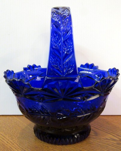 VINTAGE COBALT BLUE GLASS OVAL SHAPED BASKET WITH HANDLE LEAF DETAIL (EZS002482)