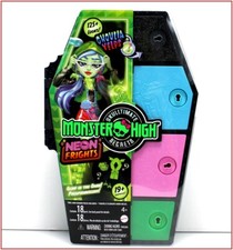 Monster High GHOULIA YELPS Skulltimate Secrets NEON FRIGHTS Doll & LOCKER❤️NEW❤️