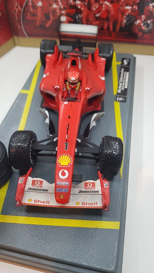 Hotwheels Racing Ferrari F2003GA Michael Schumacher 2003 WC #6 B1026 1:18 F1 - Immagine 4 di 4
