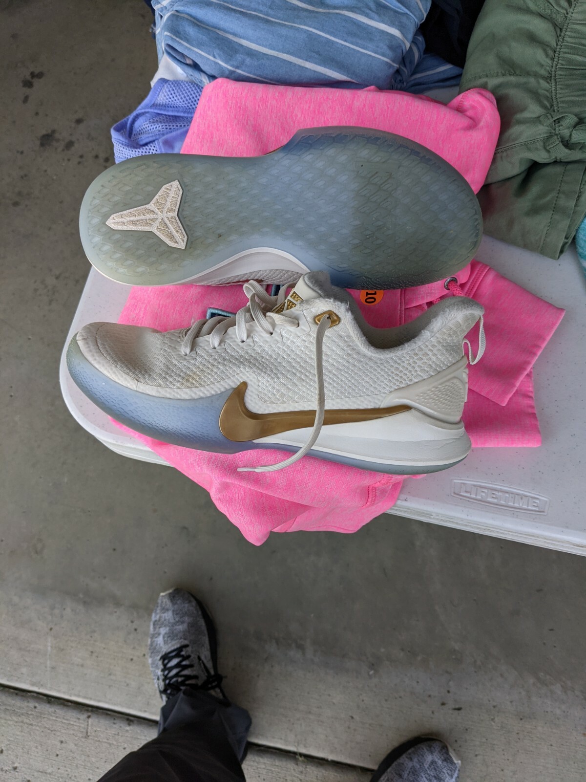 Nike Mamba Focus White Gold Swoosh 7.5 
