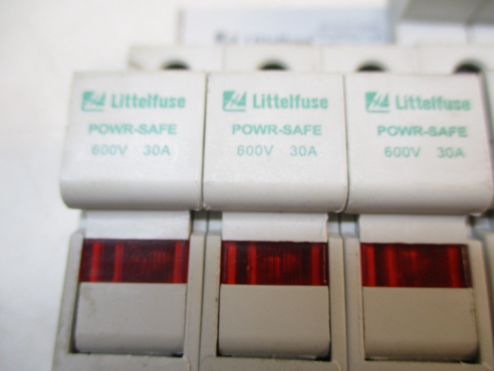 LittelFuse POWR-SAFE 600V 30A FUSE HOLDER TERMINAL W/BAR