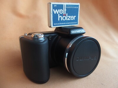 Olympus SP-600UZ Silber Bridgecam mit 15x Zoom u. 12 Megapixel ++ Händlerware++