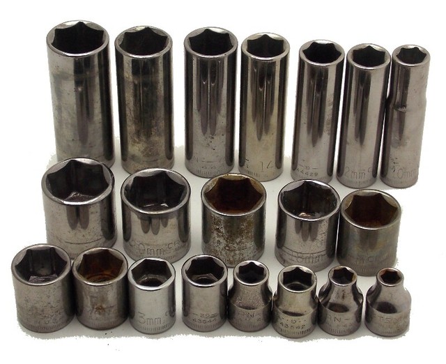 20 Piece Craftsman 3/8" Drive 6 Pt Metric Deep/Standard Socket Set 6