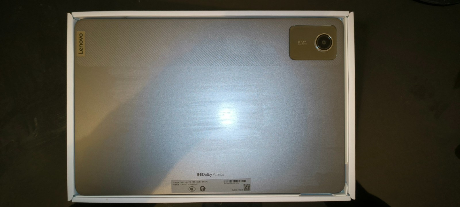 Lenovo Pad 2024 11 6Go 128Go tablette tactile neuve avec pochette gris anthracite