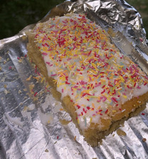 Box of 6 Homemade School Cake Slices