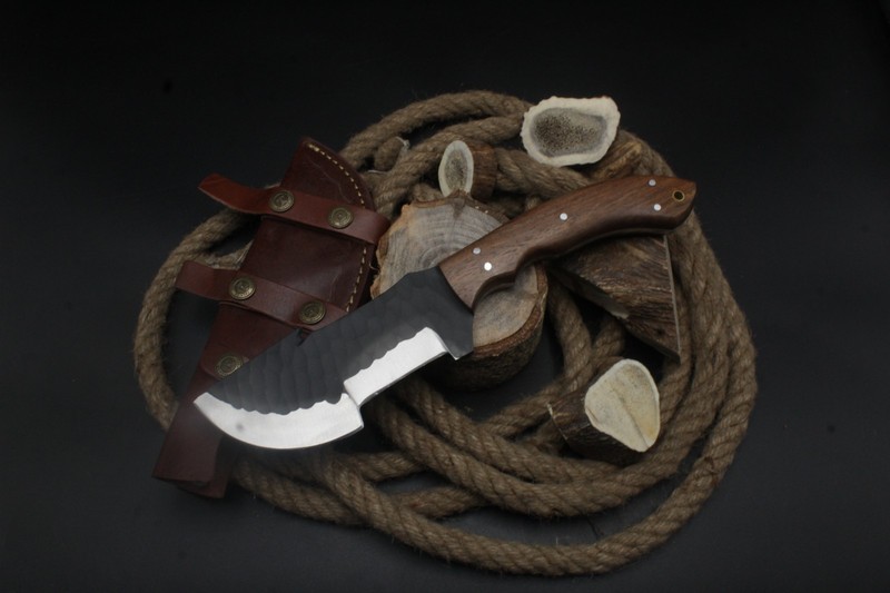 Handmade D2 Steel Custom Hunting Bowie Knife with WOOD material Handle