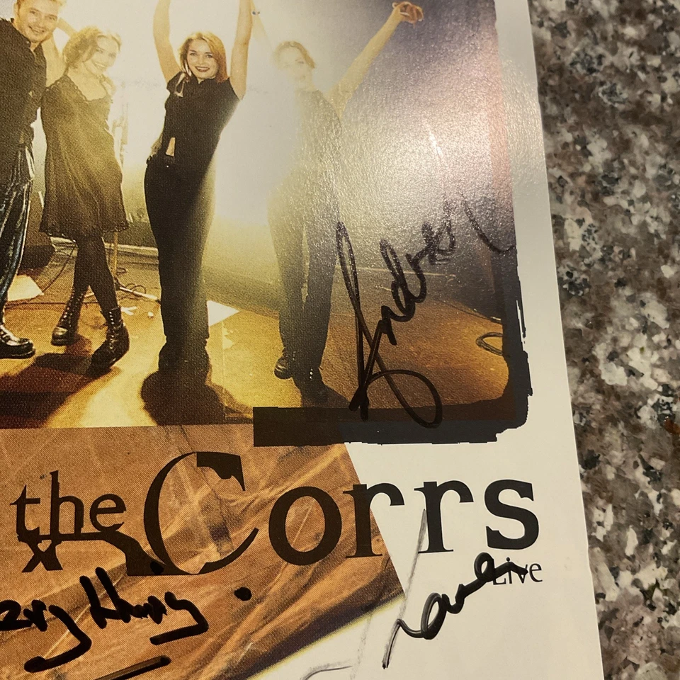 The Corrs Live Signed CD Cover Signed by Andrea, Sharon & Caroline & Jim. No Coa Foto 2 de 4