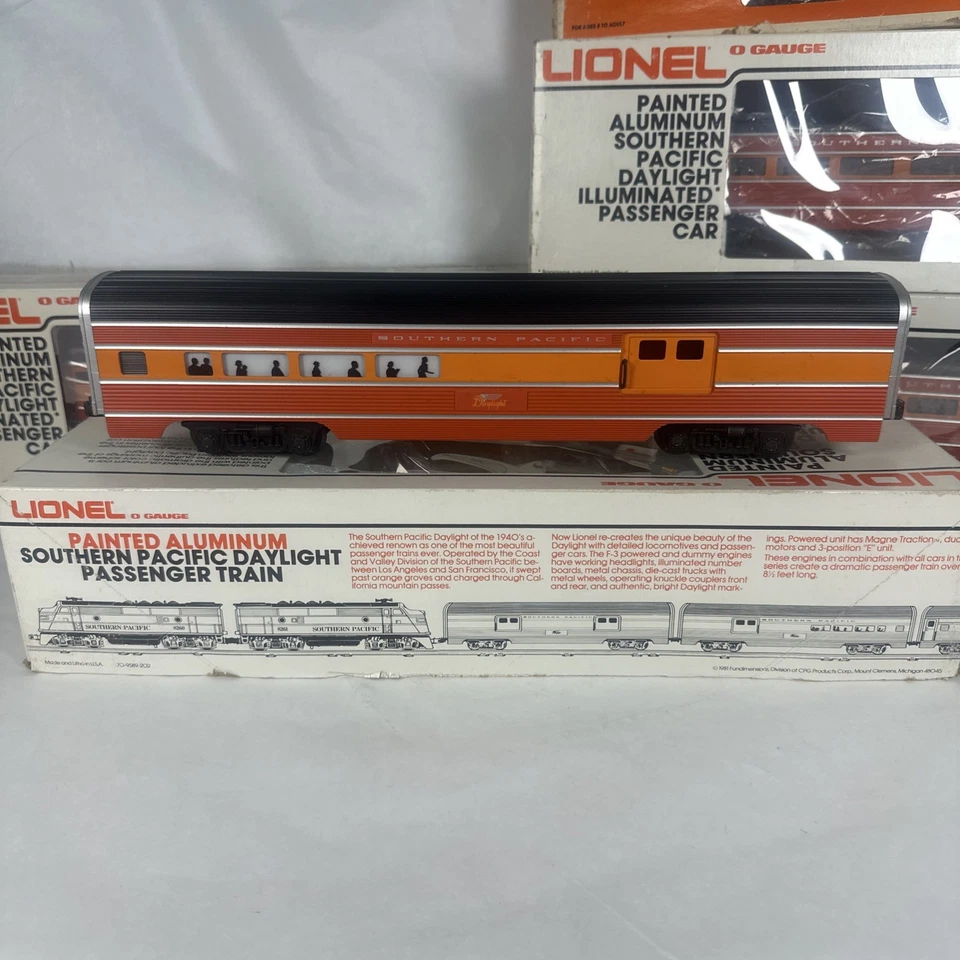 LIONEL6-9589 /90 /91 /92/93+7211 SO. PACIFIC DAYLIGHT-6 Alum. Pass. Car Set - Image 4 of 4