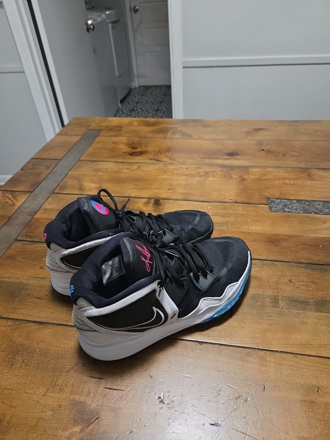 Nike Kyrie Infinity South Beach Black Pink Teal Mens 10.5 CZ0204-003 Basketball