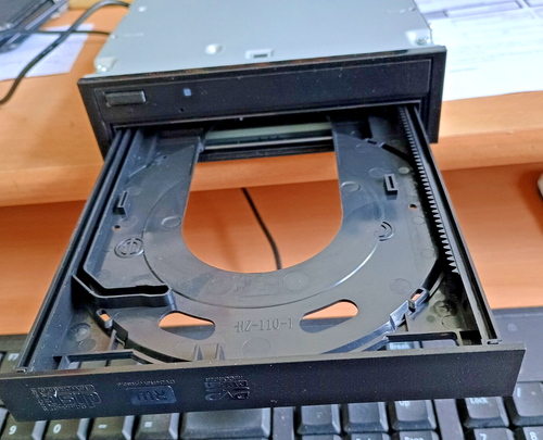 Hitachi GH70N Black SATA DVD-RW CD-RW Disk Drive in good working order - tested - Photo 4/6