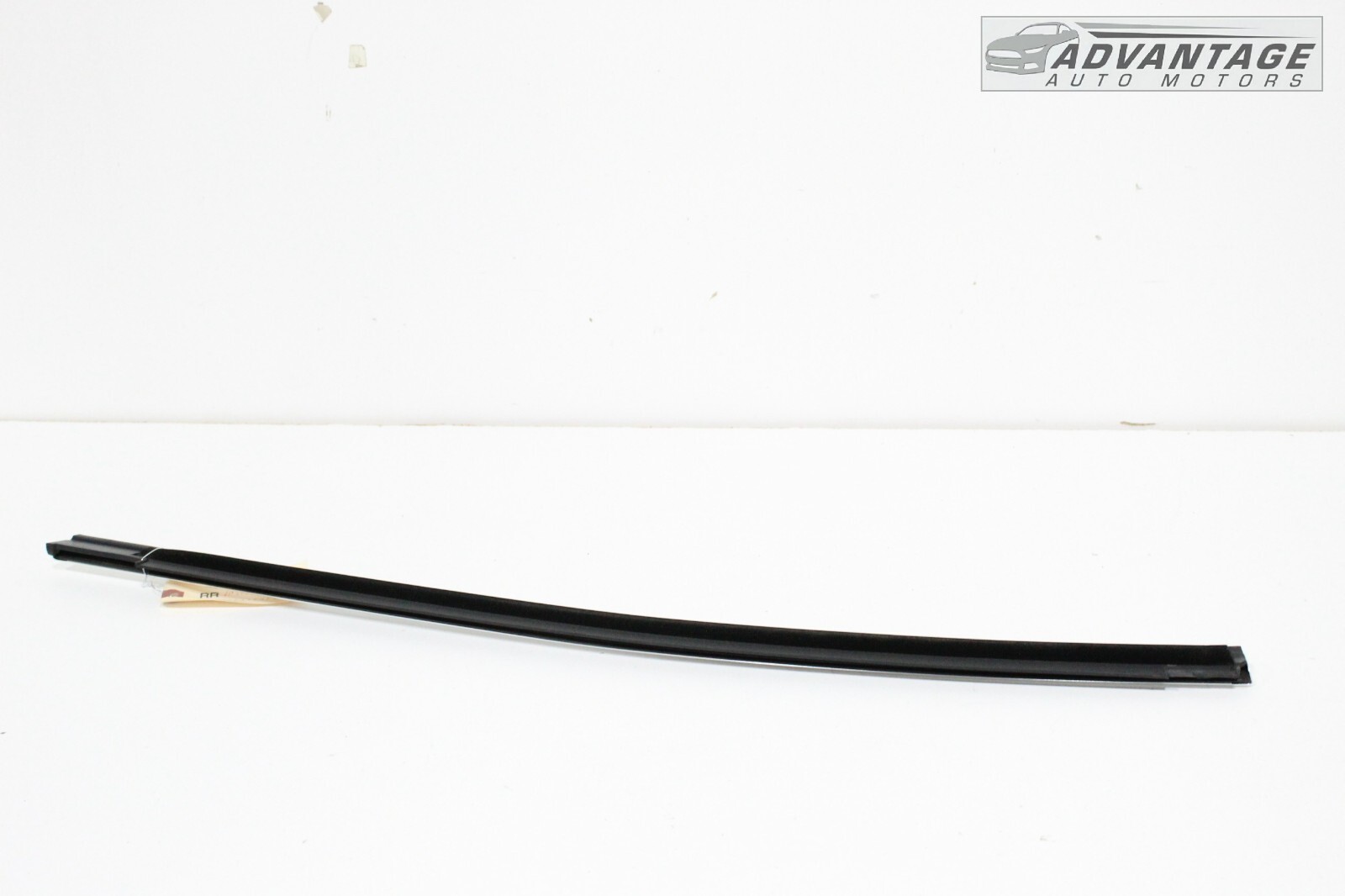 2014-2019 MASERATI GHIBLI M157 REAR RIGHT SIDE DOOR WINDOW BELT MOLDING TRIM OEM
