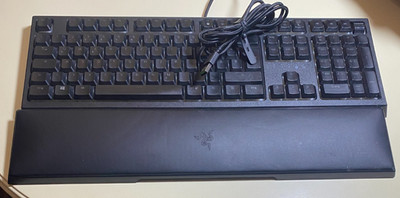 Razer Ornata V2 Gaming Keyboard Mecha-Membrane Switches Chroma RGB
