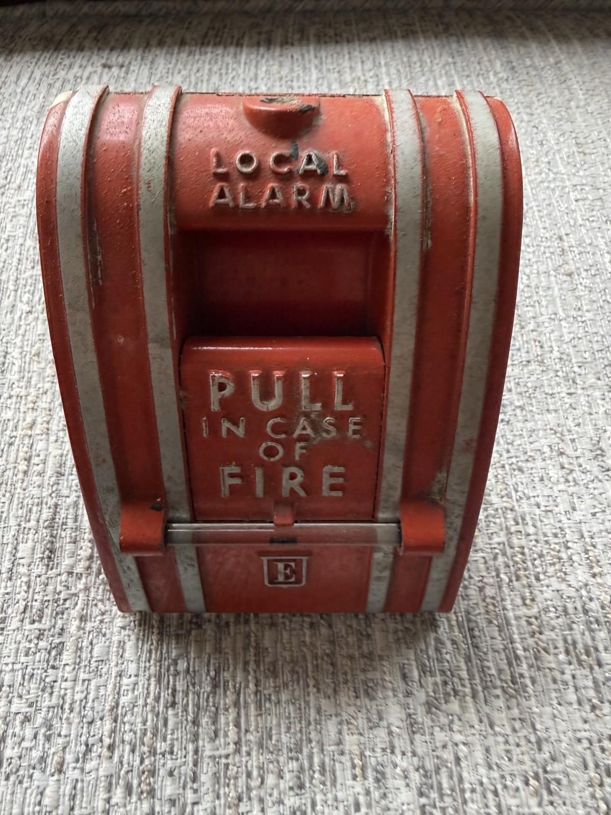 Vintage Edwards 270-SPO Fire Alarm Pull Station USED