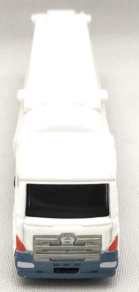 TAKARA TOMY Tomica Idemitsu Kosan 110th Anniversary Tank Lorry - Image 3 of 4