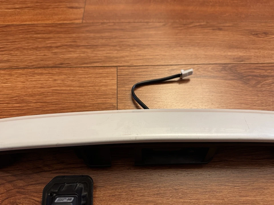 Nissan Murano 2015-2018 OEM 2015-2018 maletero trasero puerta levadiza manija moldura con cámara de respaldo  Foto 3 de 4