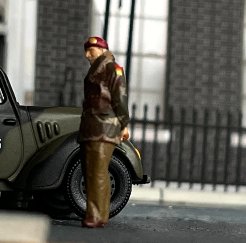 OO GAUGE FIELD MARSHAL MONTGOMERY HAND PAINTED FIGURE WORLD WAR II "MONTY" - Image 3 of 4