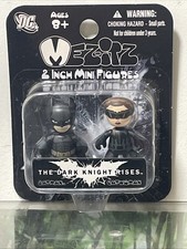 Mezco Toyz Mez-Itz The Dark Knight Rises Batman and Catwoman 2 inch mini fig NEW