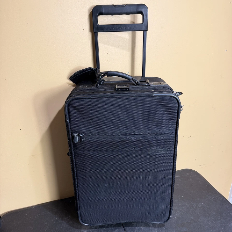 Maleta de mano Briggs & Riley Baseline Domestic 21" 2 ruedas equipaje Foto 2 de 4