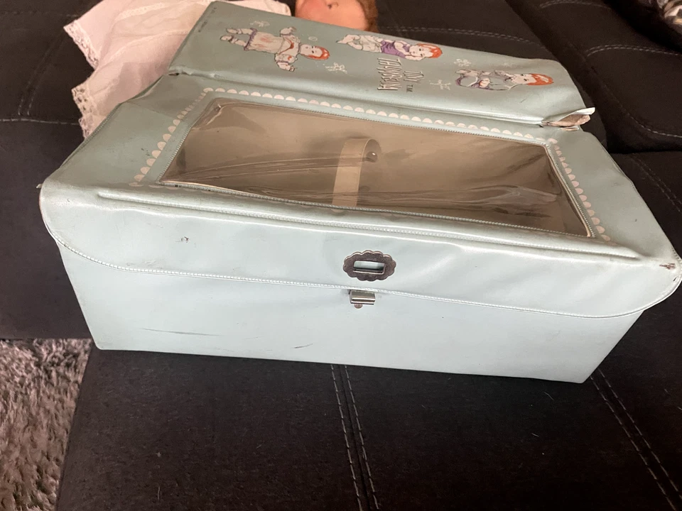 Ideal Tiny Thumbelina Doll in case - Image 4 of 4