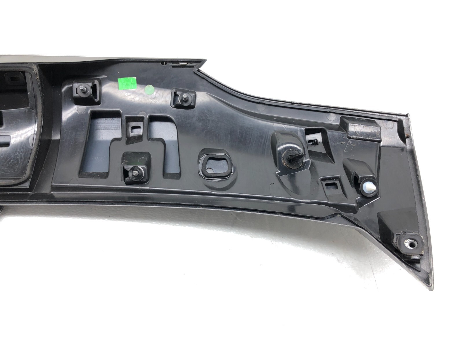 2017-2020 MASERATI LEVANTE REAR LIFTGATE SPOILER TRIM W/ CAMERA OEM 571 GRAY