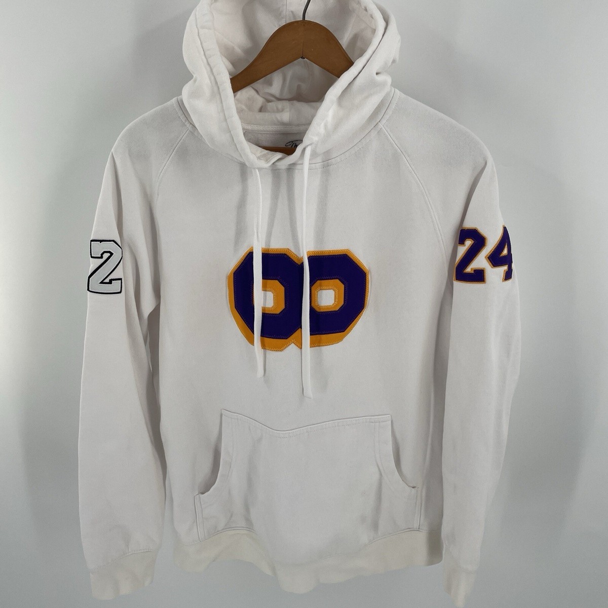 The Hoopery Men's Size M White Kobe Bryant Tribute Embroidered