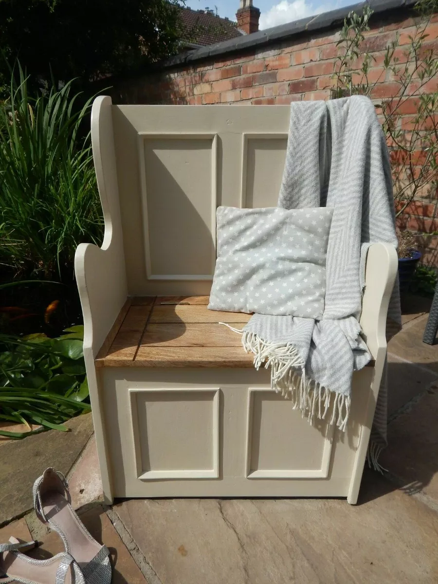 Small storage clearance bench outdoor