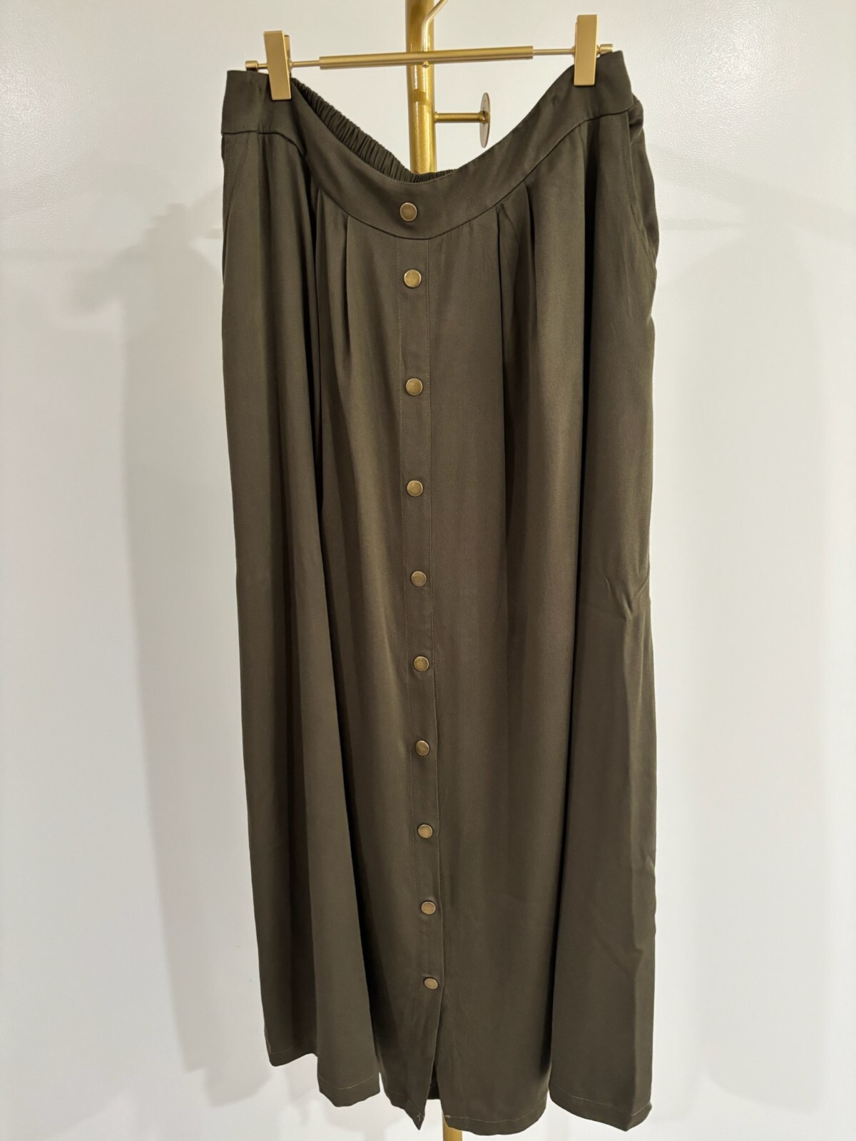 Bloomchic Button Detail Pocket Split Back Elastic… - image 1