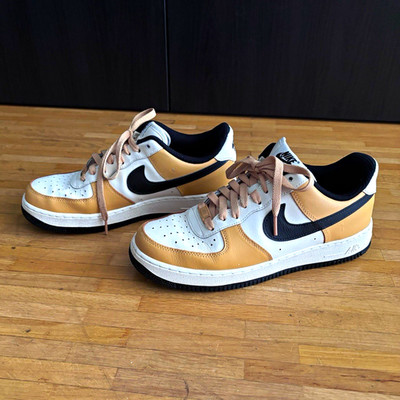 Nike Air Force 1 Low Top Sneaker Herren EU 42 Beige/Weiß/Schwarz