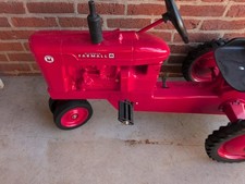 Farmall Super M Narrow Front Pedal Tractor by Scale Models