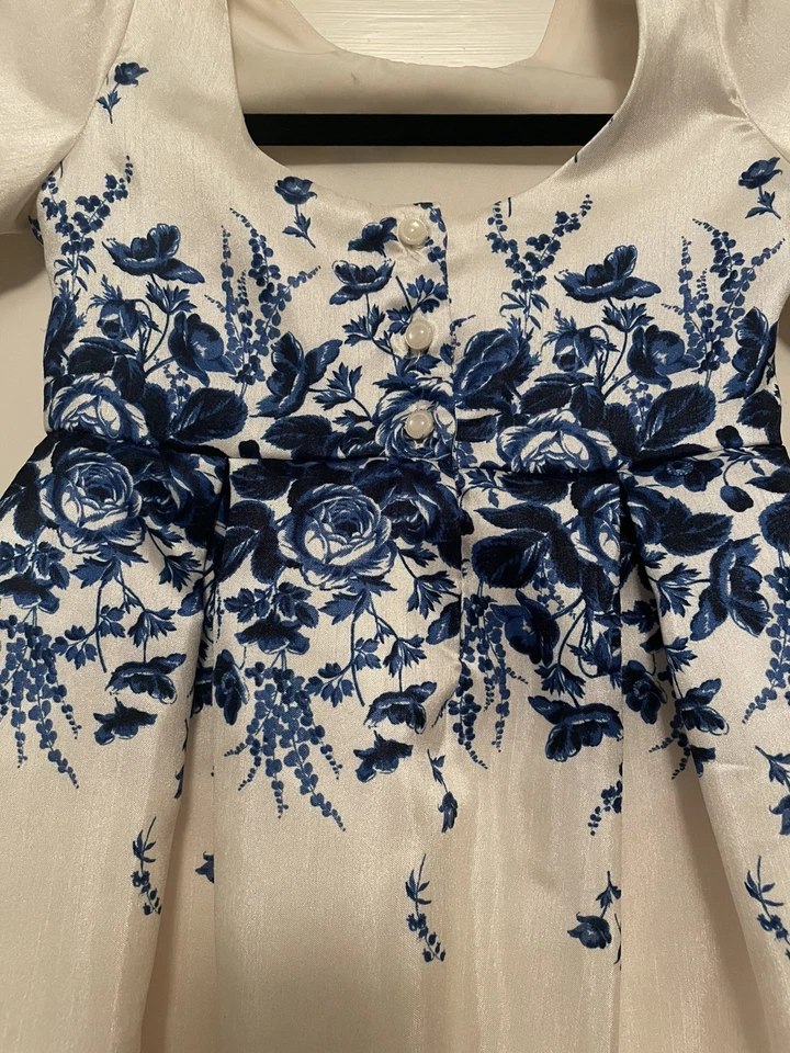 Janie And Jack Cream And Blue Floral Dress with Flutter Sleeves Size 5 - Image 3 of 4