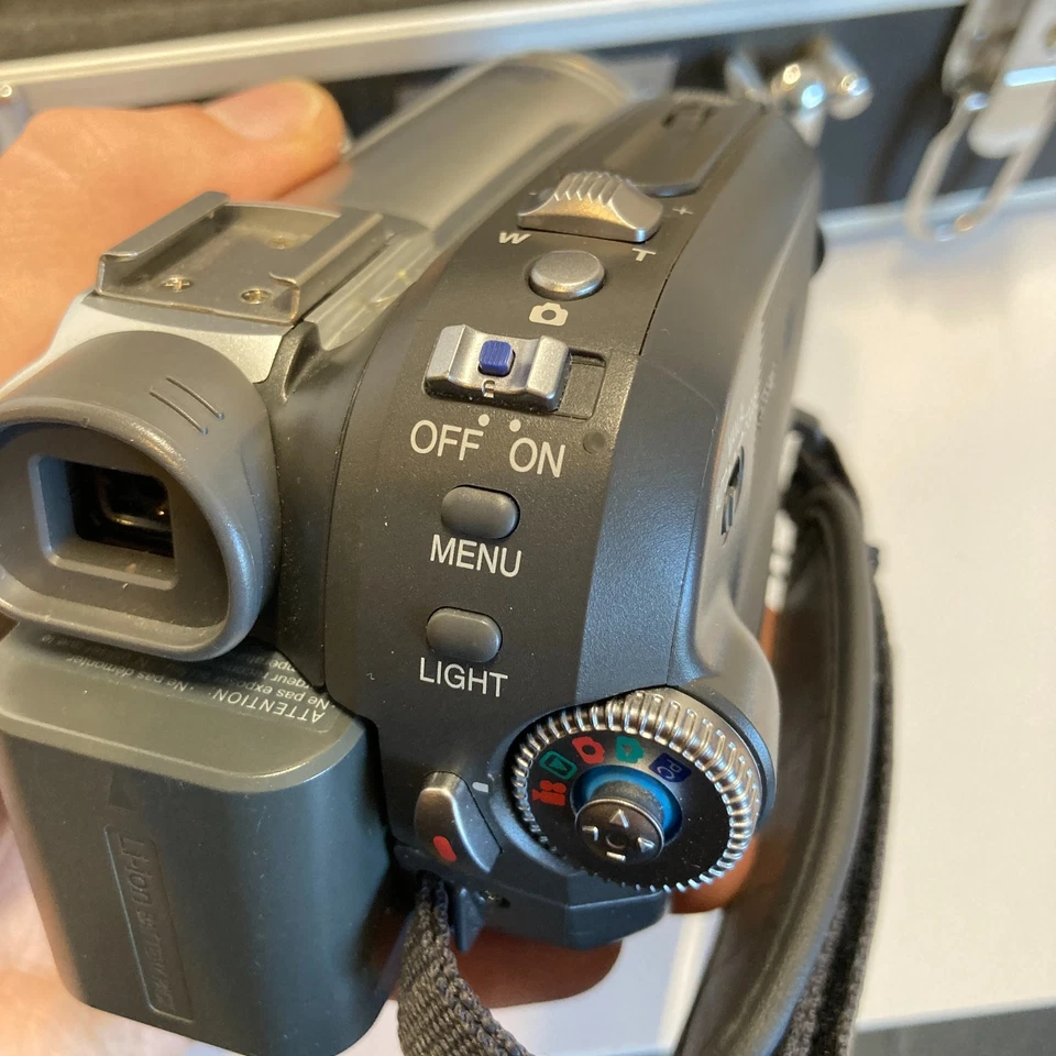 Panasonic PV-GS85 Mini DV Camcorder 32x Optical Zoom O.I.S. W Acc & Case Tested - Image 4 of 4