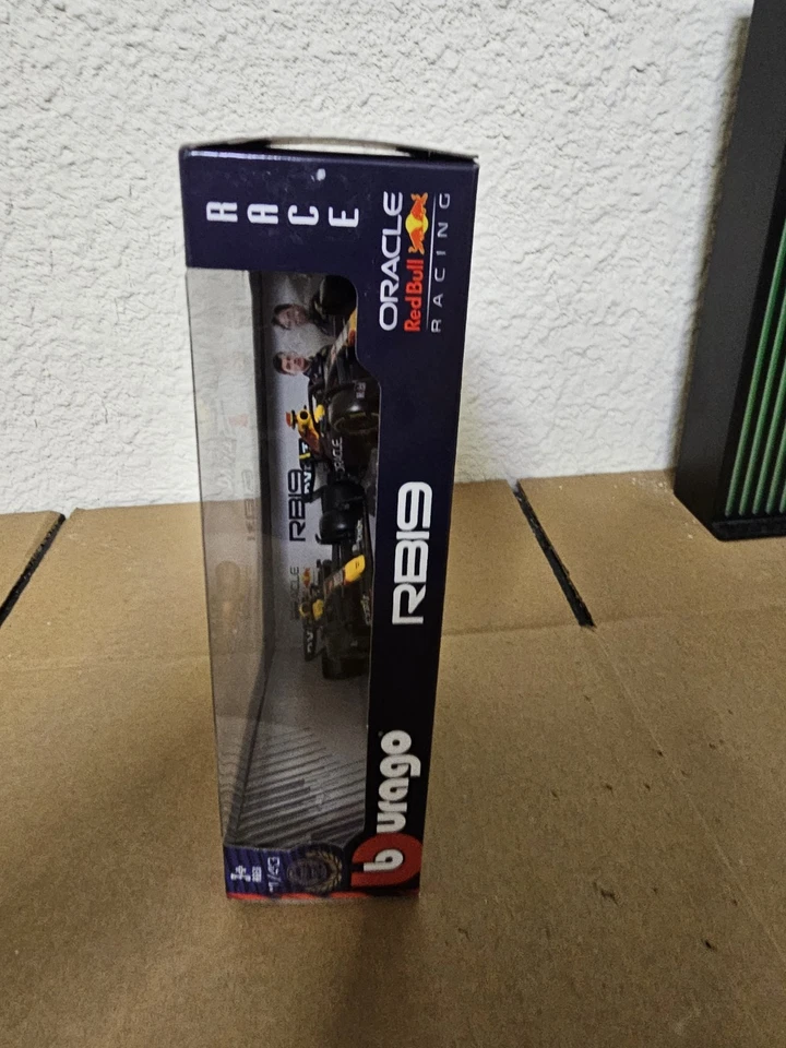 burago  Max Verstappen & Sergio Perez  1/43 Formula 1 F1  Red Bull Racing  RB19 - Image 3 of 4