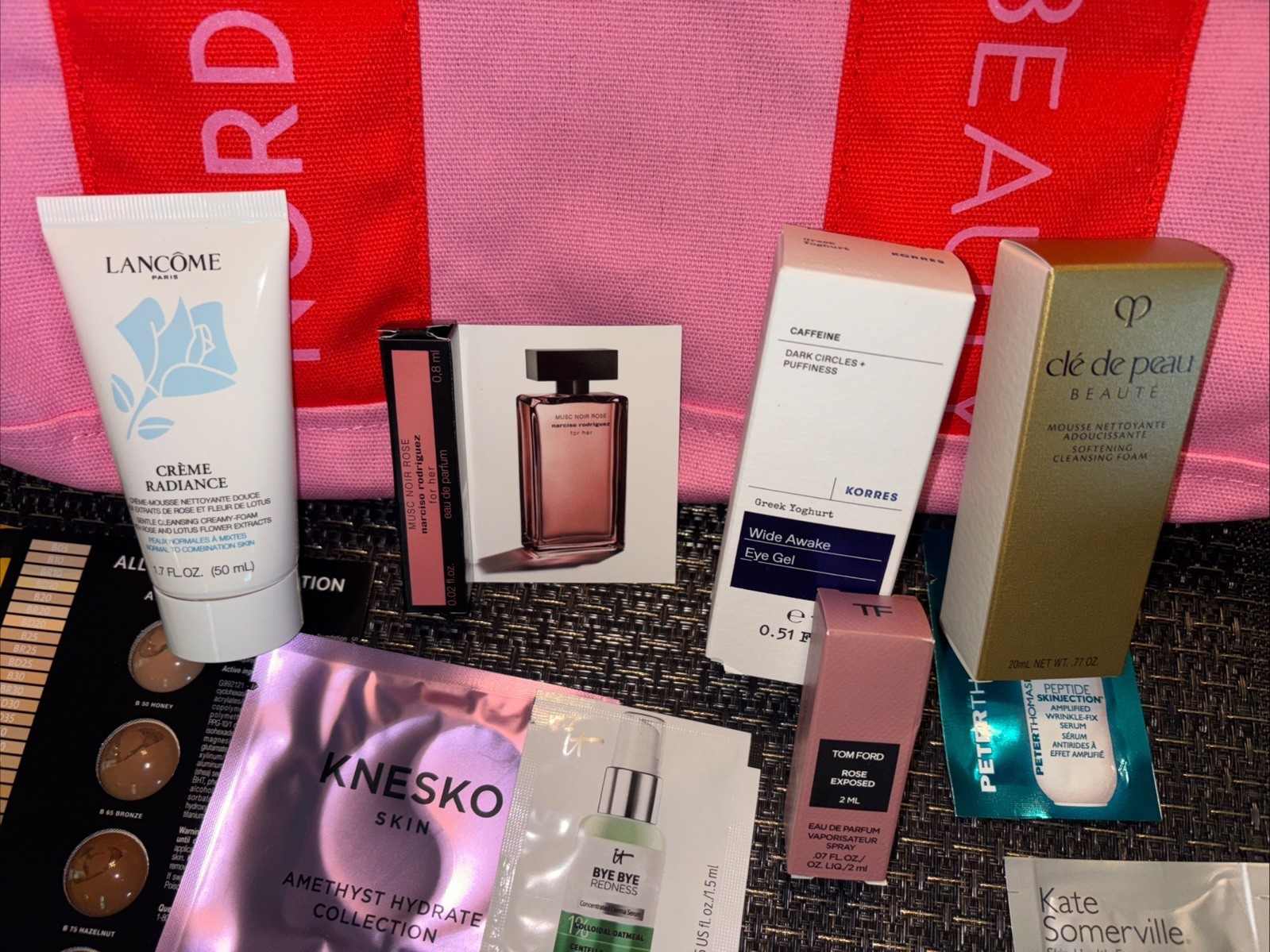 Armani La Mer Valentino Tom Ford beauty bag holiday gift Set Travel 🎁 $299p thumbnail 6