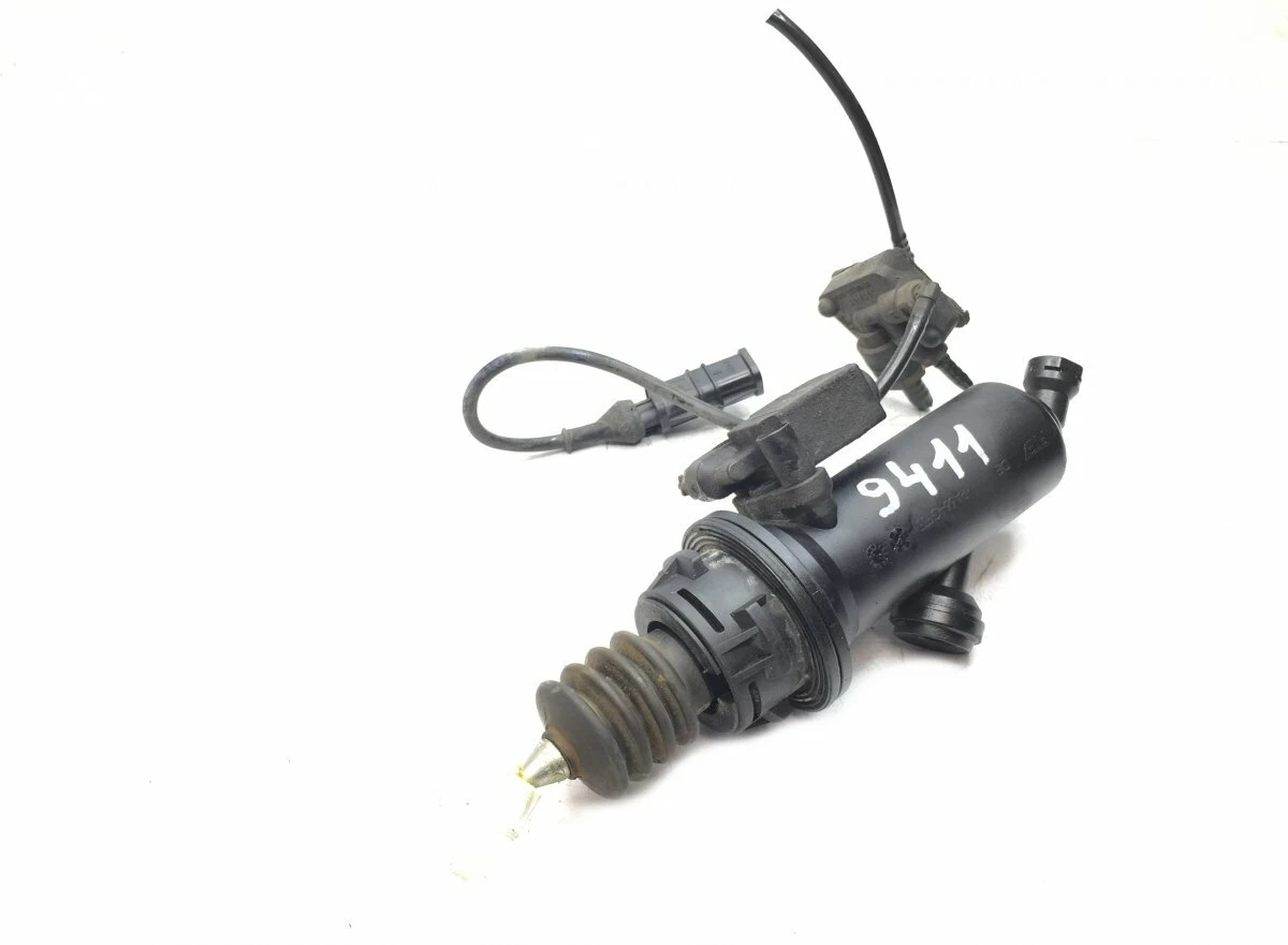 MAN KG23852 81307156156 Clutch Master Cylinder For TGA TGX TGS 