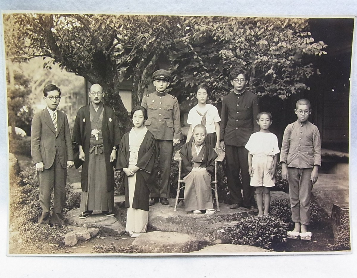 絵画 「家族」金 守益 Antique Japanese Family Photograph, Circa 1920s, Over 100 Years