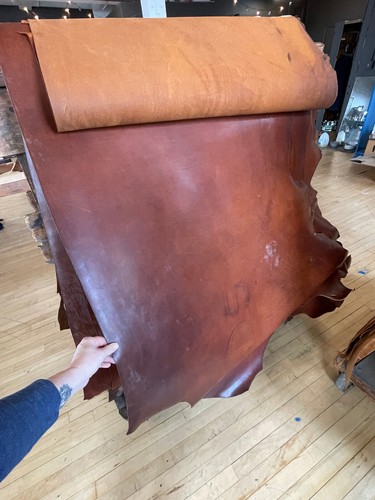 Full grain cow leather side chestnut 5.5 oz Approx 20sq ft USA Cosplay Semigloss - Picture 7 of 8