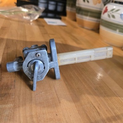 84-85 Kawasaki GPz550 Fuel Petcock Valve Taiyo Giken OEM Restore Stamp OI
