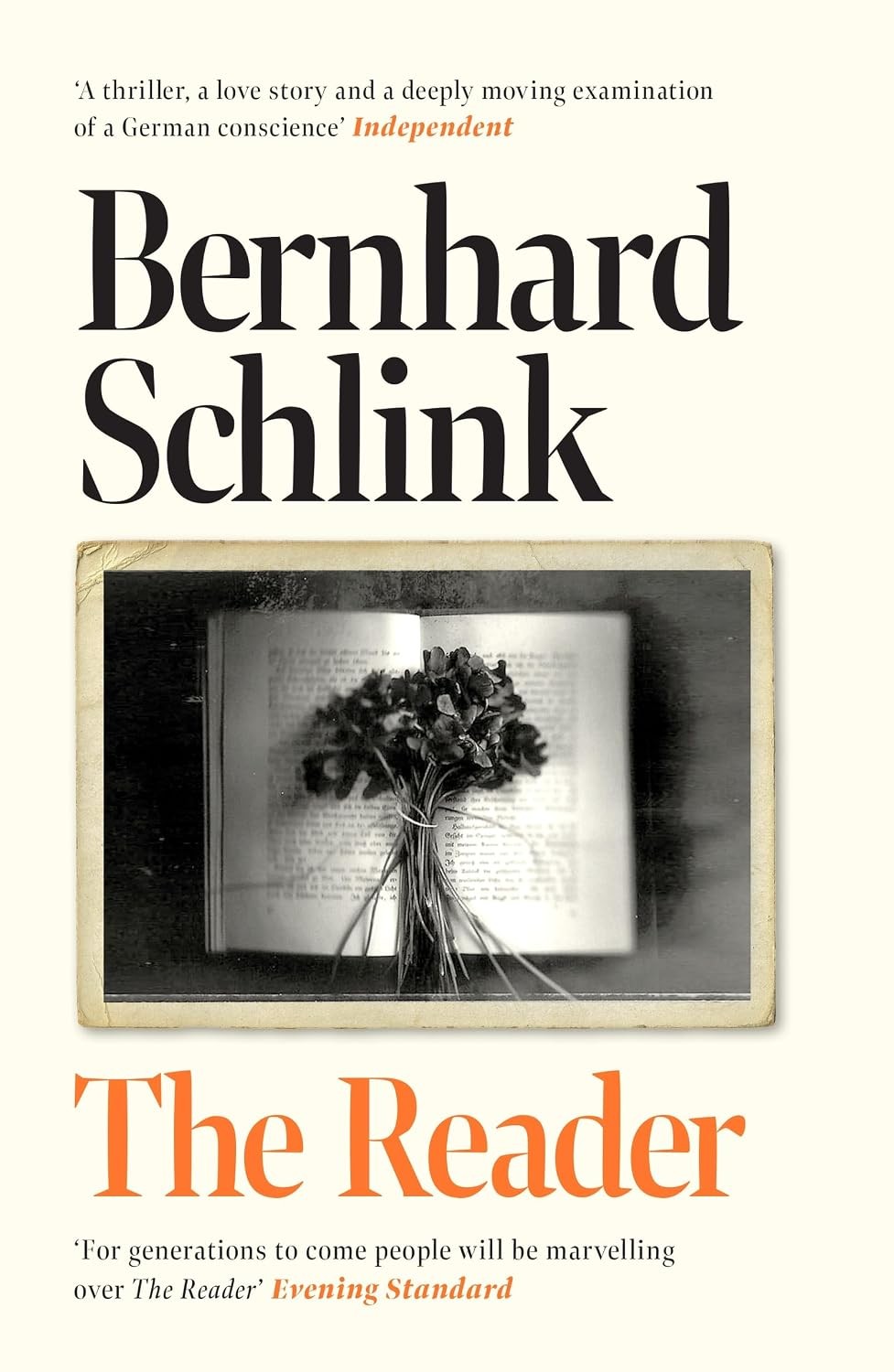 The Reader (W&N Essentials) [paperback] Schlink, Prof Bernhard [Nov 13, 2025]