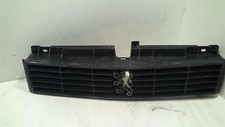 Calandre Peugeot 305